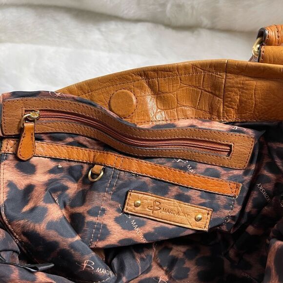 B Makowsky leather tan shoulder bag with soft finish gold tone accents - Picture 8 of 13